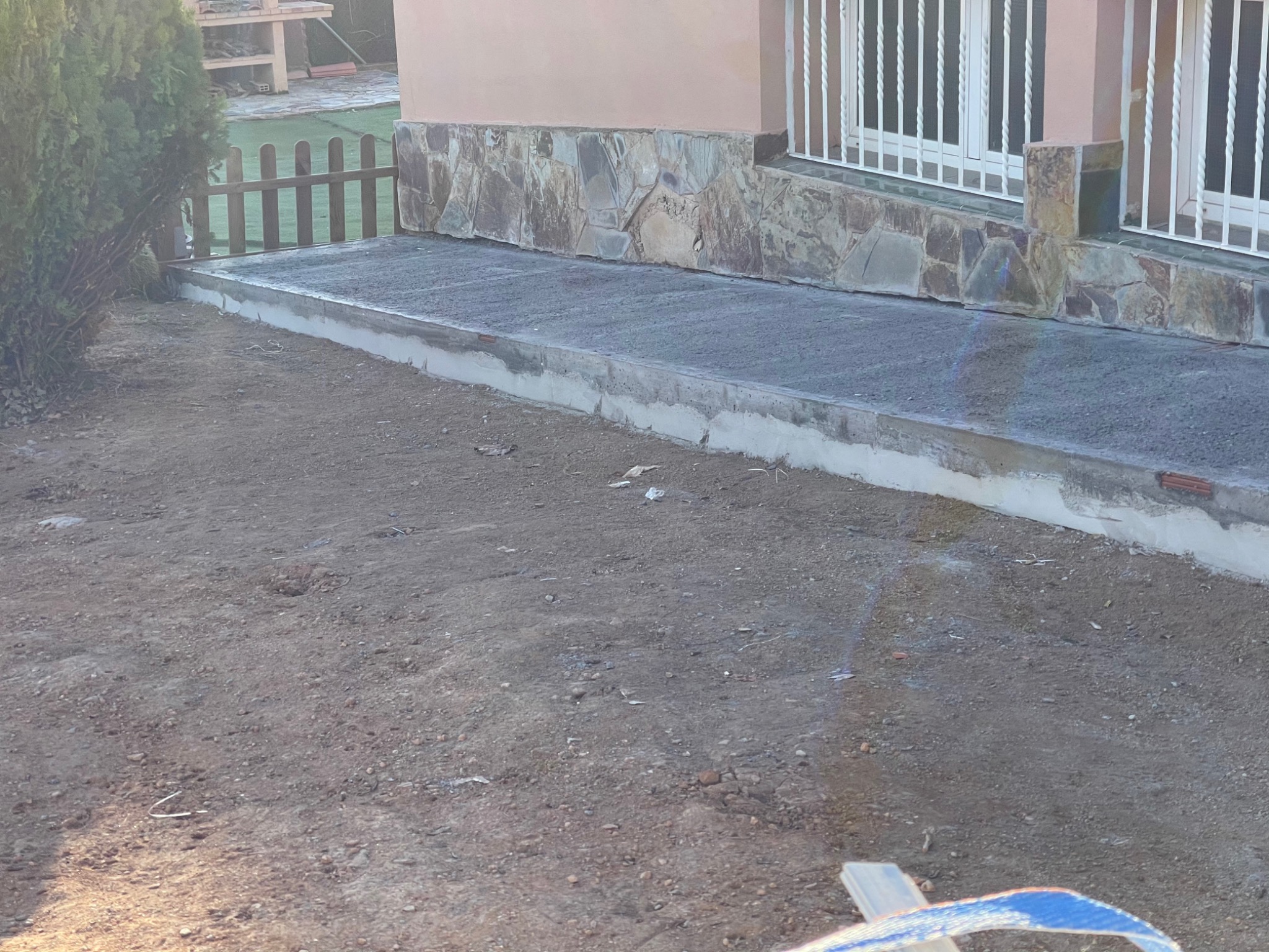 Trabajo realizado por OBRAS Y REFORMAS HABITEC 2000