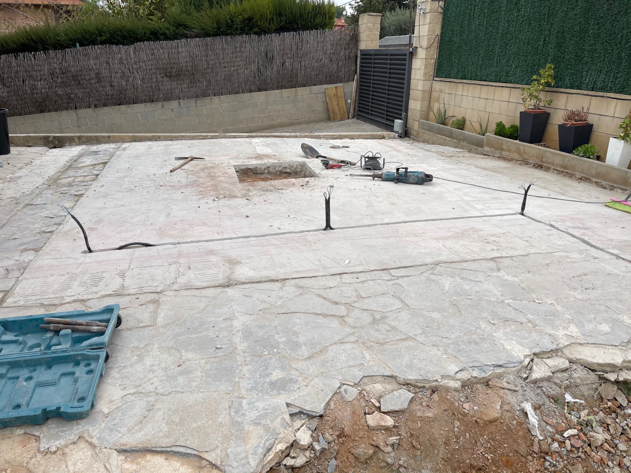 Trabajo realizado por OBRAS Y REFORMAS HABITEC 2000