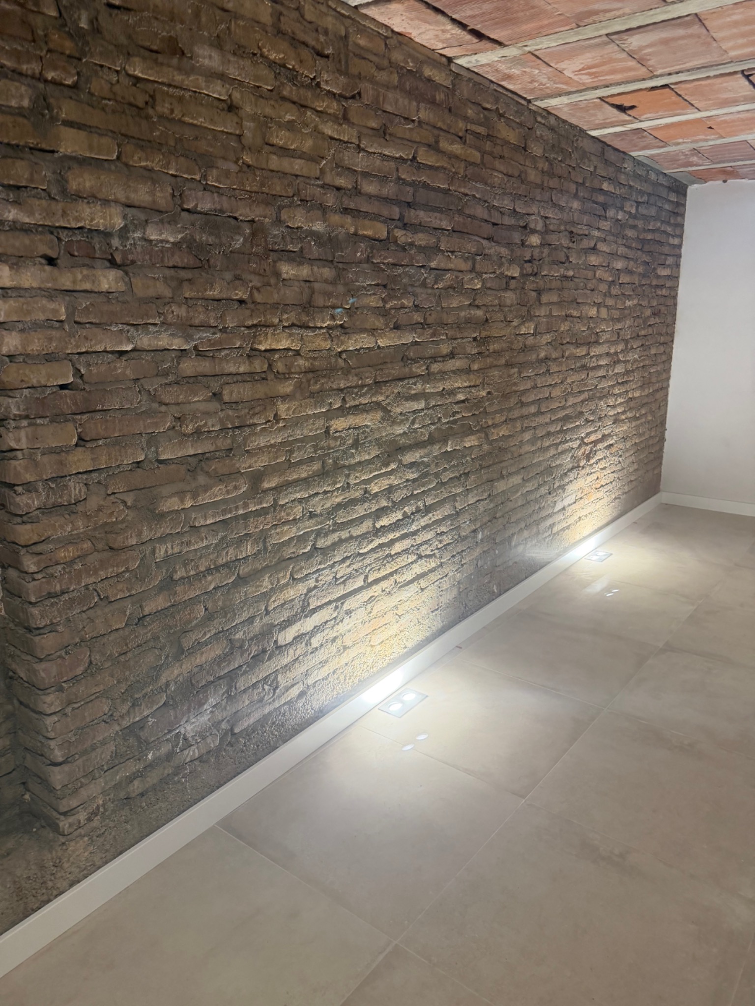 Trabajo realizado por OBRAS Y REFORMAS HABITEC 2000