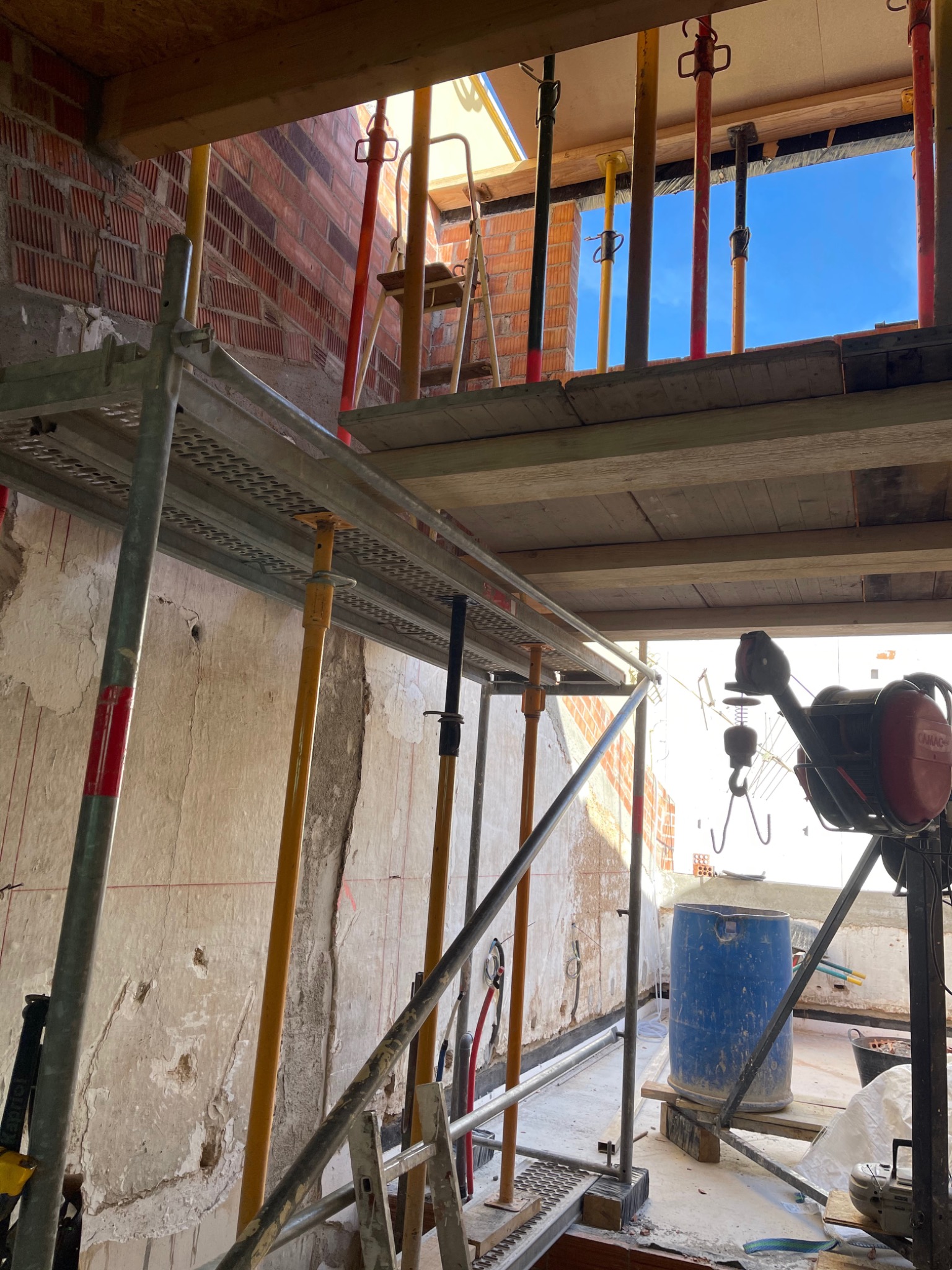 Trabajo realizado por OBRAS Y REFORMAS HABITEC 2000